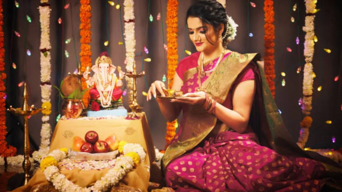 ganesh aarti shendur lal chadhayo aarti meaning (2)