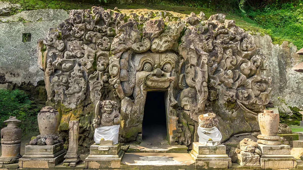 lord ganesha temples in foreign countries (shutterstock)