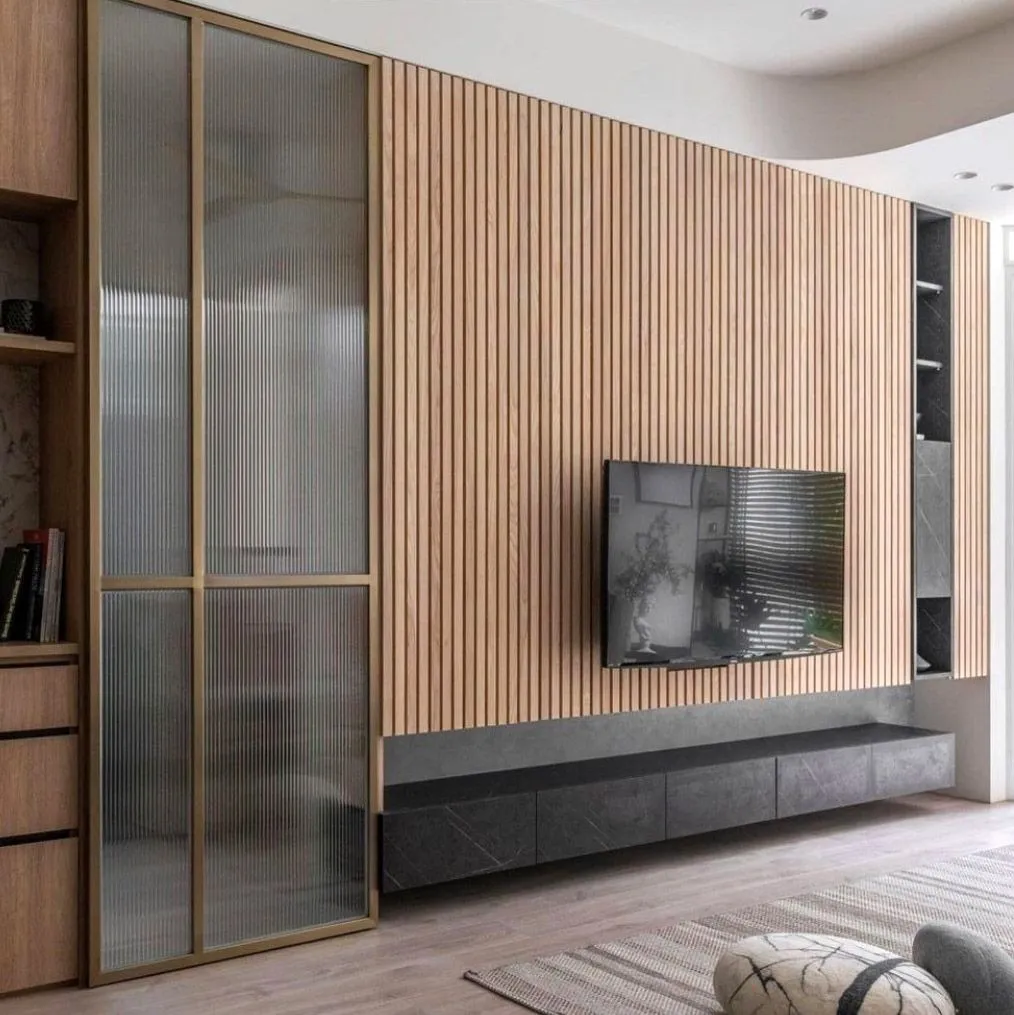 Vertical flooded wall panel