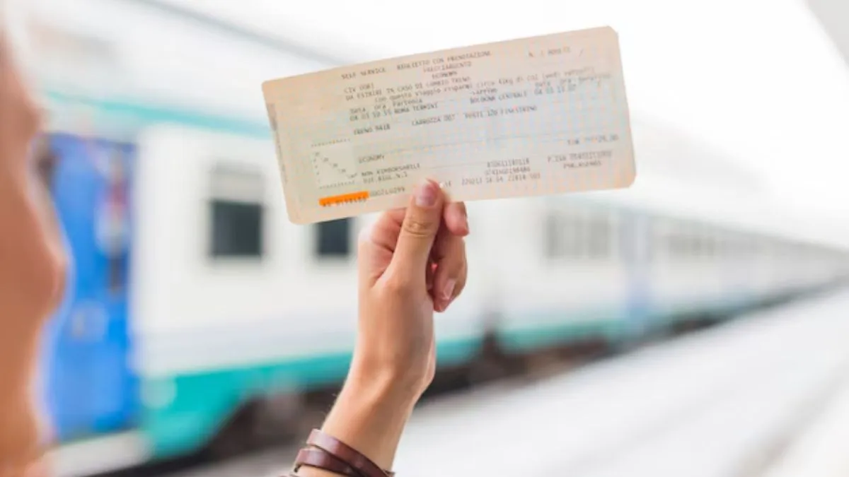 aadhaar link with irctc account to get extra booking (2)