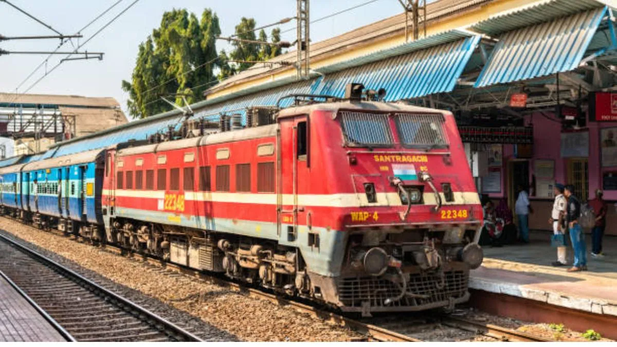 aadhaar link with irctc account to get extra booking