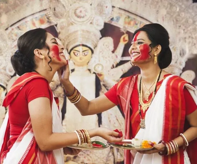 bengali saree sindoor khela  (1)