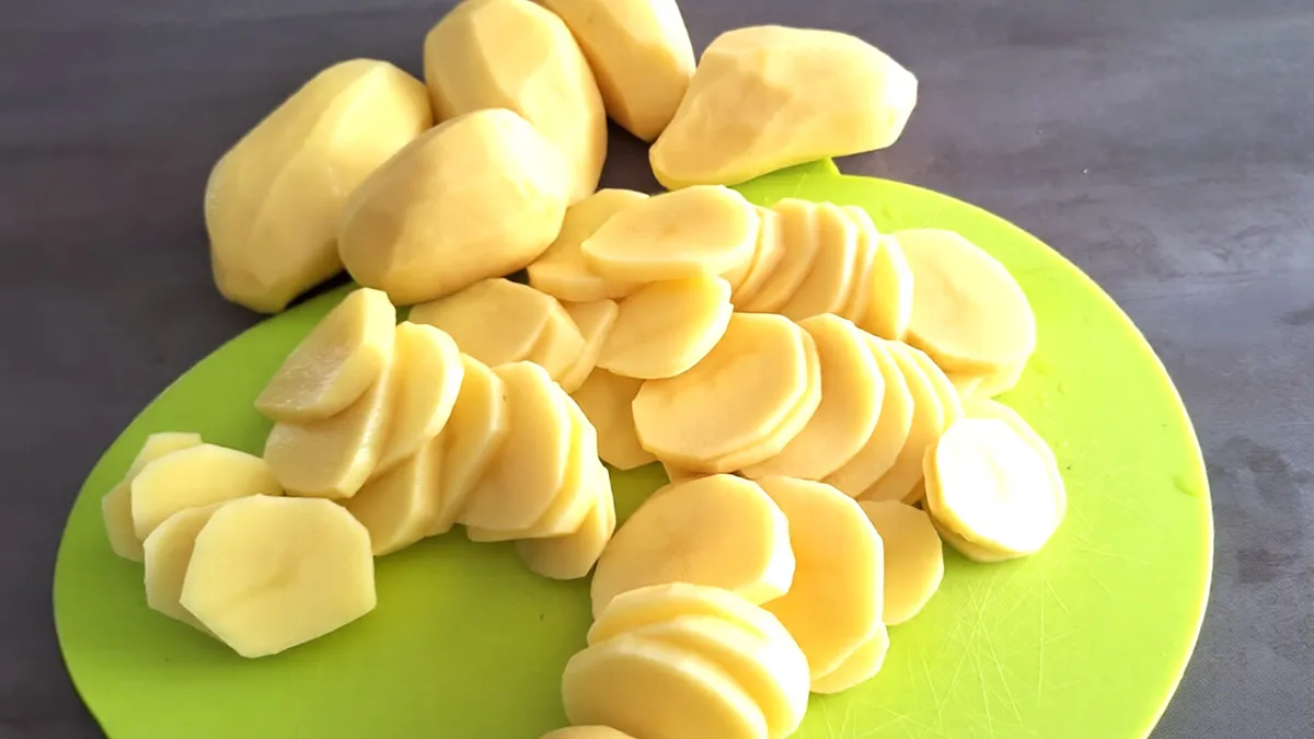 how to store cut potatoes fresh