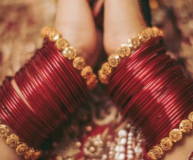stylish red bangle colour combinations (1)