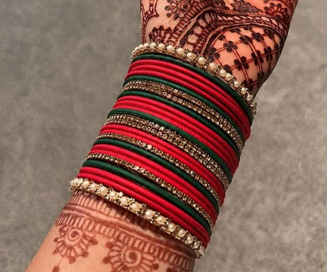 stylish red bangle colour combinations (2)