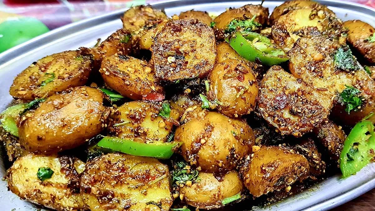 Topi Wali Aloo Ki Sabzi recipe