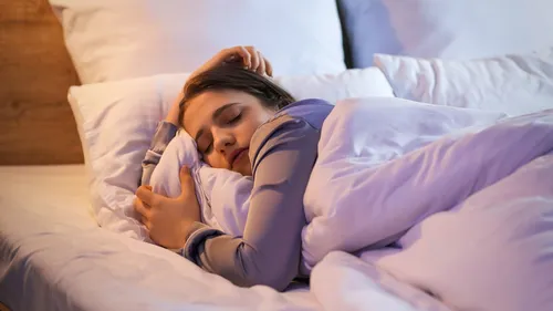 why some people sleep better in darkness while others prefer light psychology behind sleeping habits