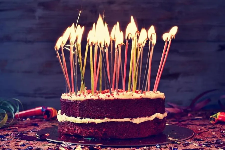 birthday-par-candle-kyu-nahi-bujhani-chahiye