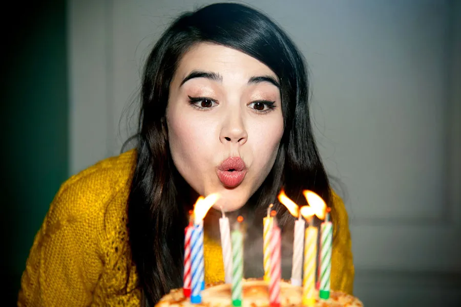 birthday-par-candle-kyu-nahi-bujhate