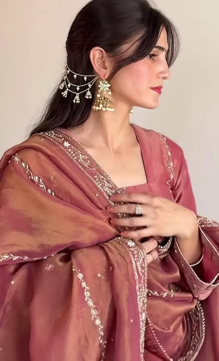 change old suit look with jewelary