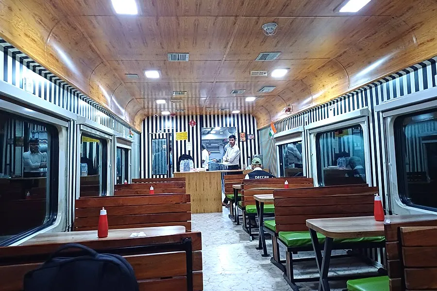 deccan queen dinning