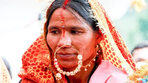 History Of Nose Ring: सोलह श्रृंगार ही नहीं, परंपरा भी! जानिए भारत में कब और कैसे शुरू हुआ नाक में नथ पहनने का रिवाज