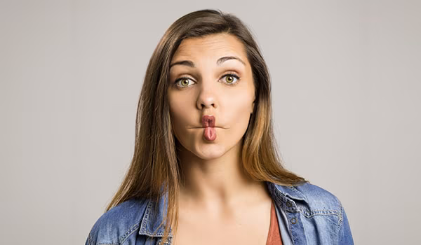 facial-exercises-youthful-glow-skin_Mobilehome