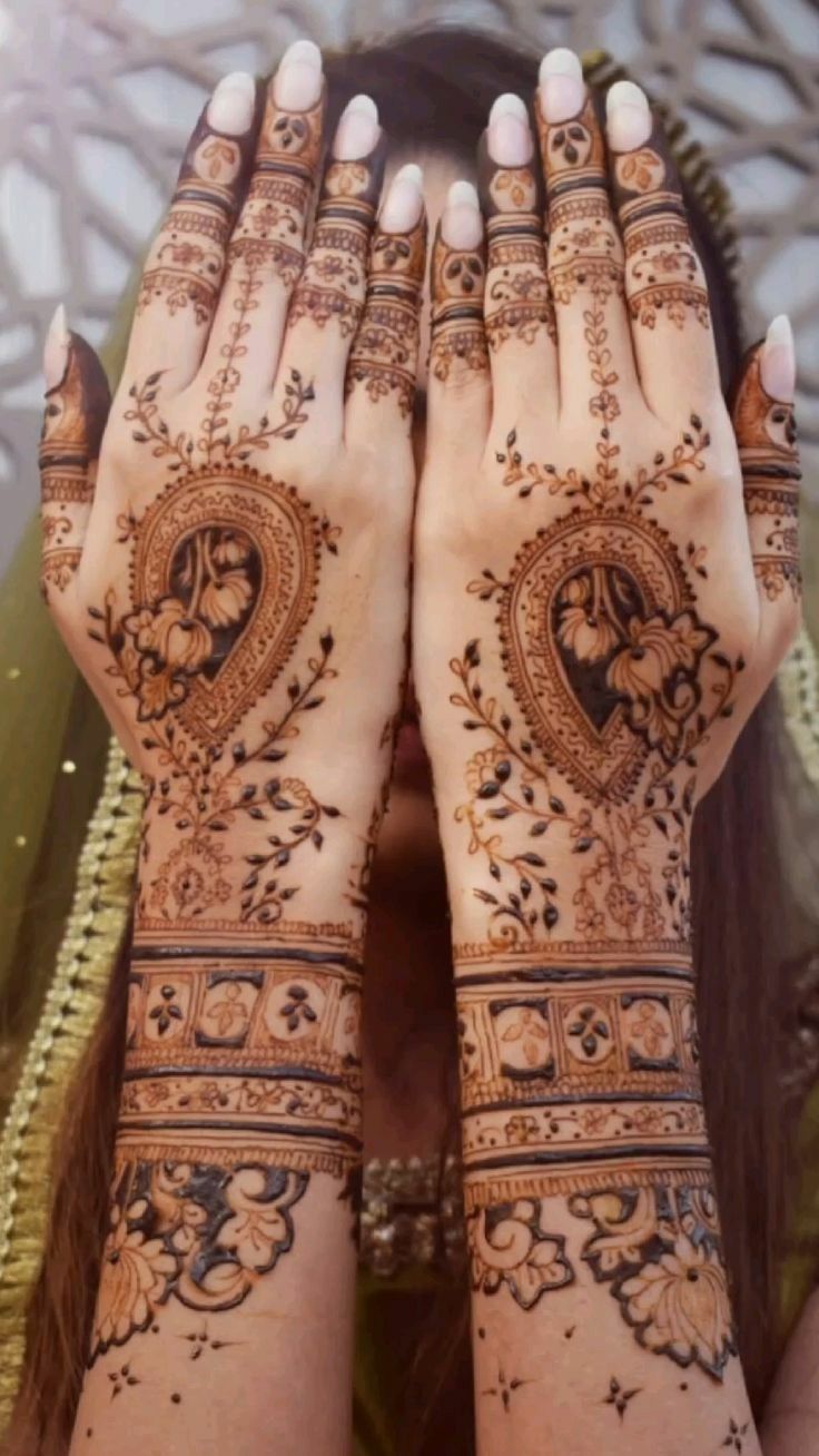 minimaslied mehandi design