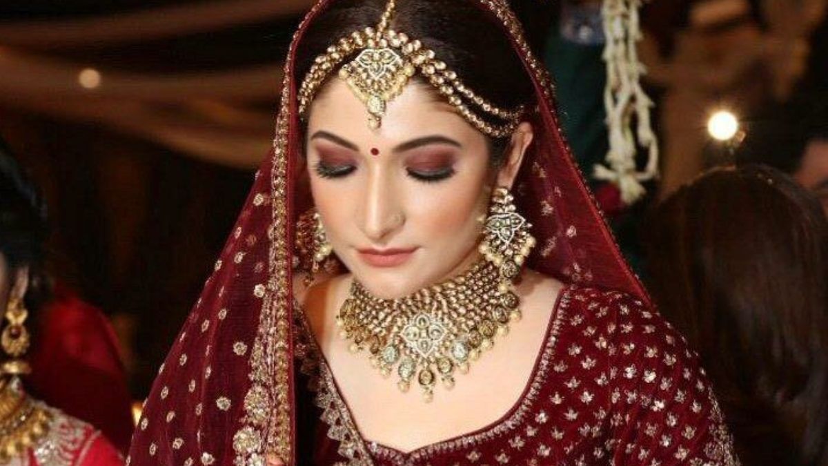 Smokey eye bridal makeup