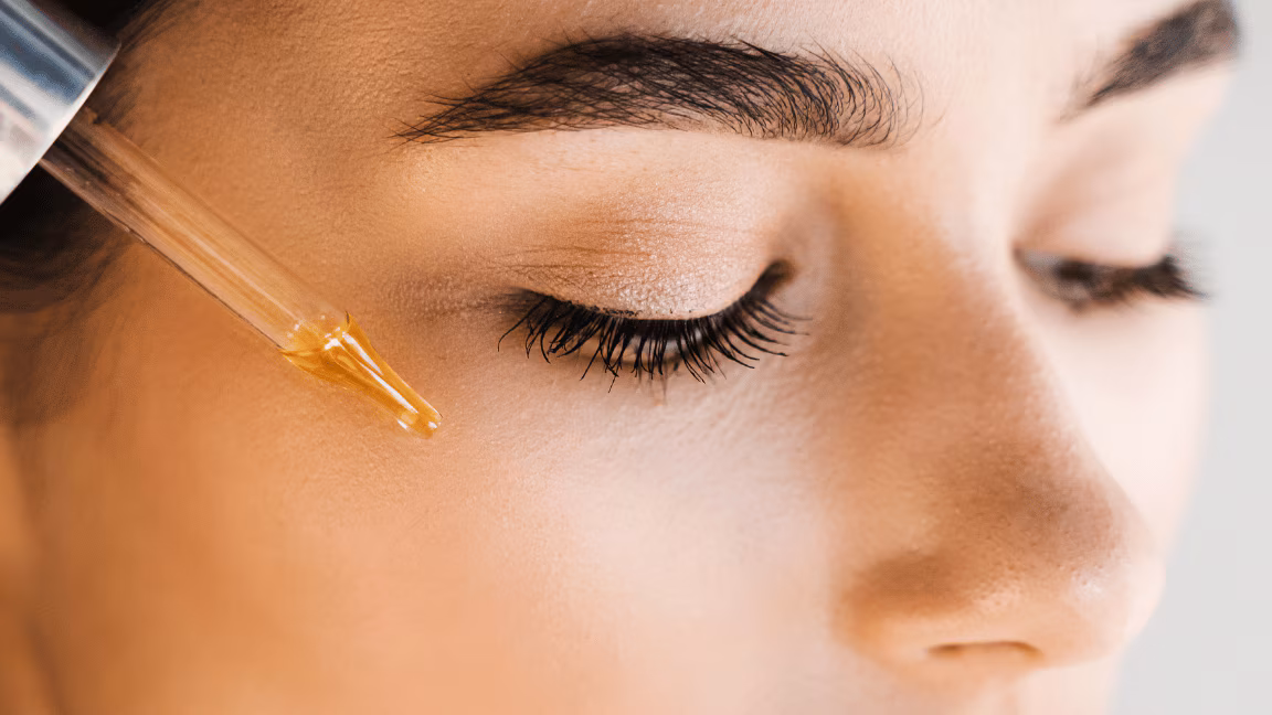 Top-rated hydrating primer designed to moisturize and prep dry skin _0