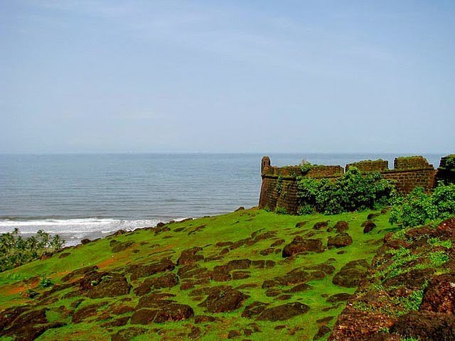 12190533Chapora_Fort_Main