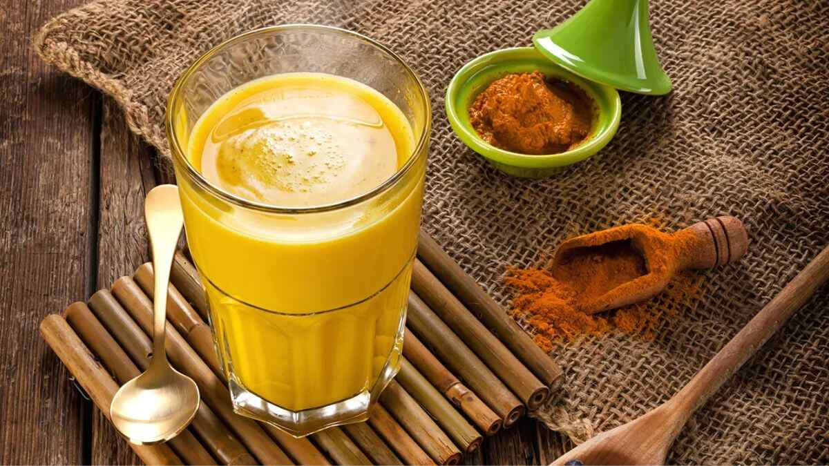 turmeric-milk-before-sleep (3)