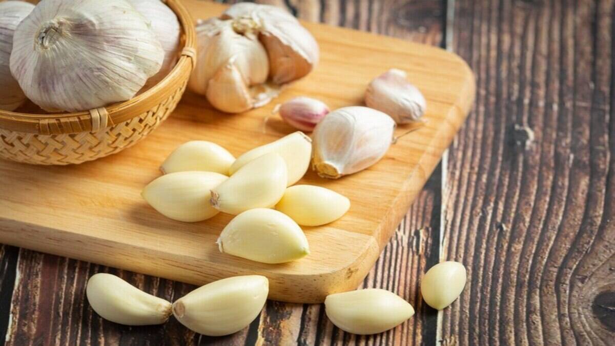 eat-1-clove-of-garlic-at-night