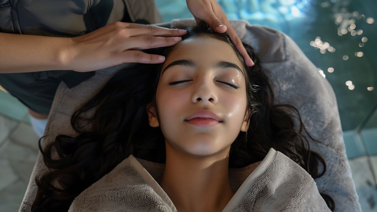 apply-serum-on-face-like-this-at-night-skin-hydrated-for-a-long-time-4-(2)-1739789892775