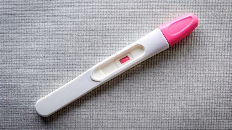 pink-white-baby-crayon-with-pink-top_1060150-2929