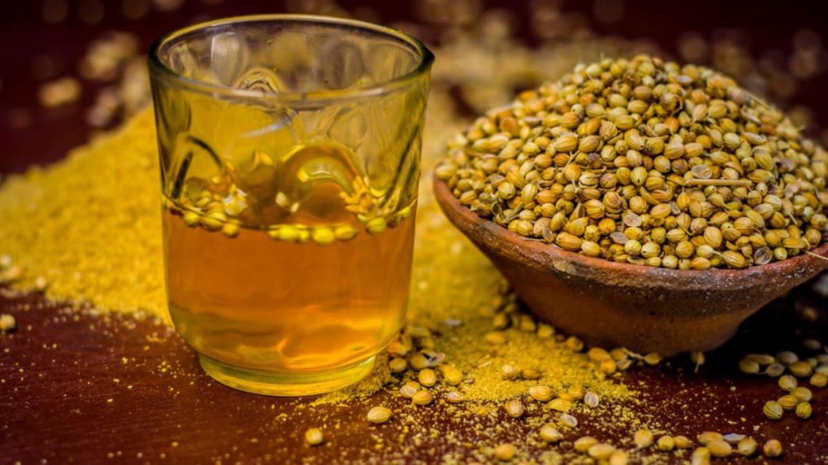 what-happens-if-we-drink-coriander-seeds-water-daily-Main-1734340450994