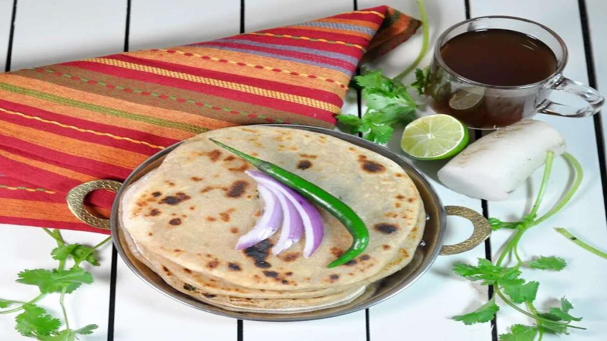 radish-chapti-recipe-making