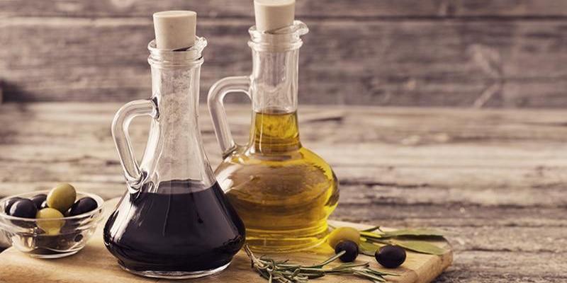 italian-olive-oil-vinegar-480476