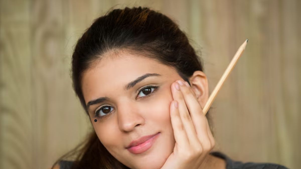 eye inside mole on face 1