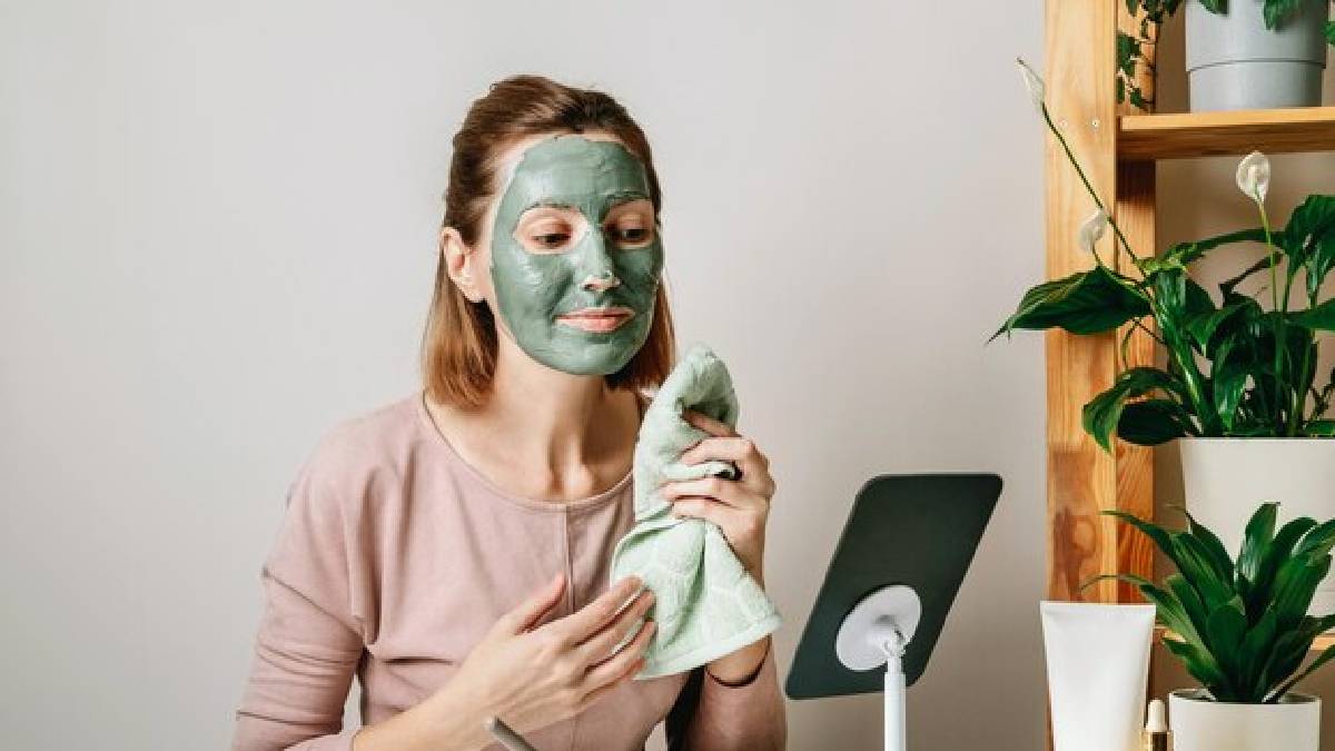 சருமத்தில் உள்ள கருமையை போக்க உதவும் 5 ஹோம்மேட் ஃபேஸ்பேக்குகள்