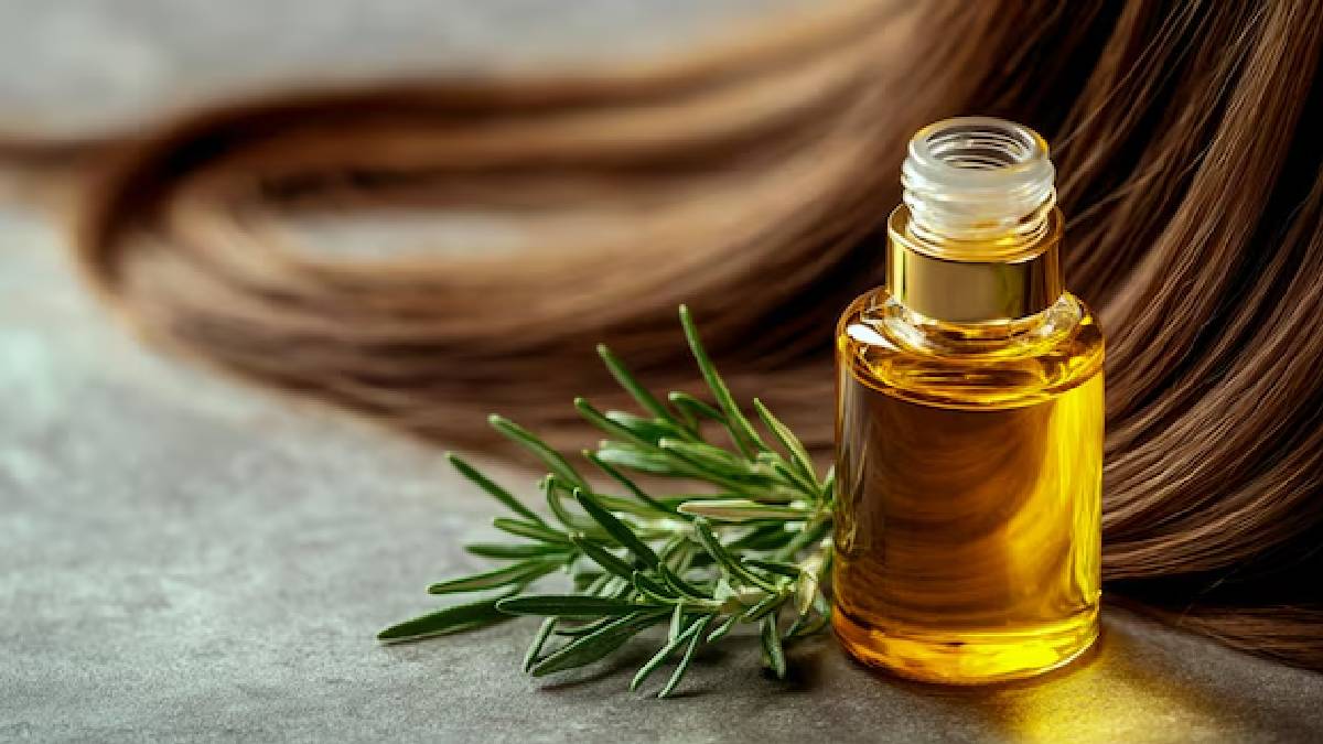 கூந்தல் வளர்ச்சியை இயற்கையாக அதிகரிக்க உதவும் ஹோம்மேட் ரோஸ்மேரி ஹேர் சீரம்