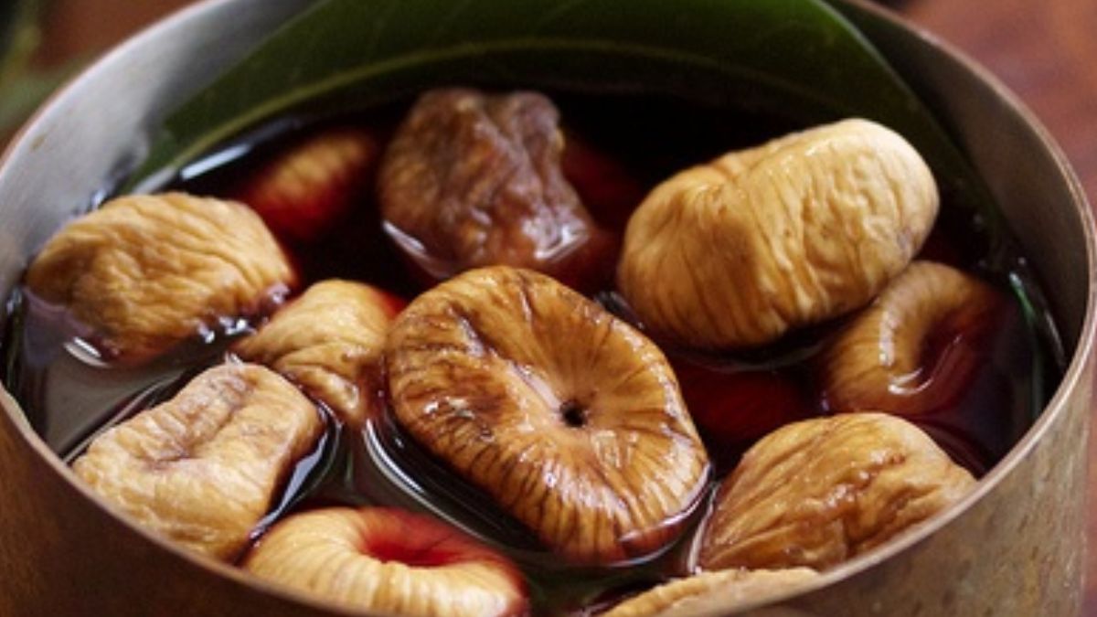 soaked fig water
