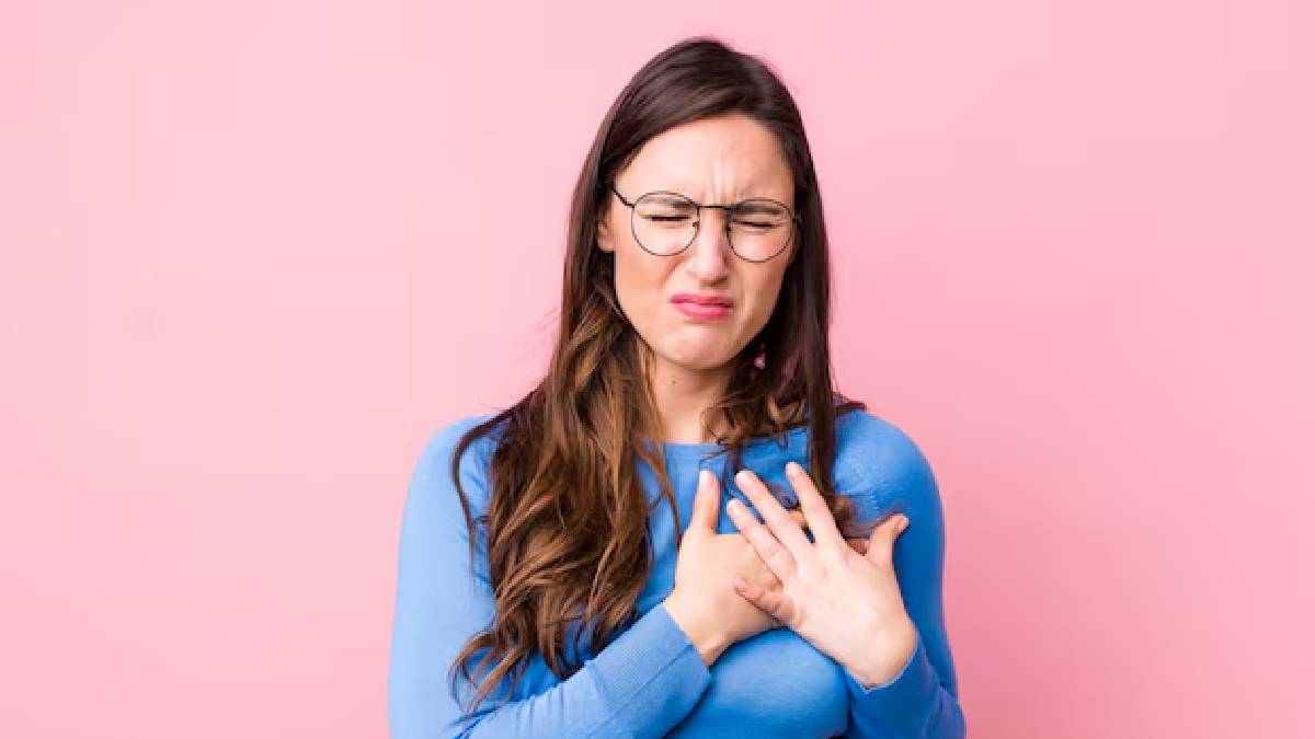 மாரடைப்பை உணர்த்தும் 5 அறிகுறிகள்; இவற்றை உணர்ந்தால் உடனடி மருத்துவ ஆலோசனை அவசியம்
