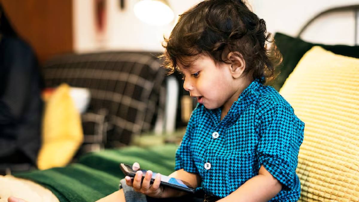 குழந்தைகள் செல்போன் பயன்படுத்தும் நேரத்தை கட்டுப்படுத்த வேண்டுமா? இந்த 5 டிப்ஸை ஃபாலோ பண்ணுங்க