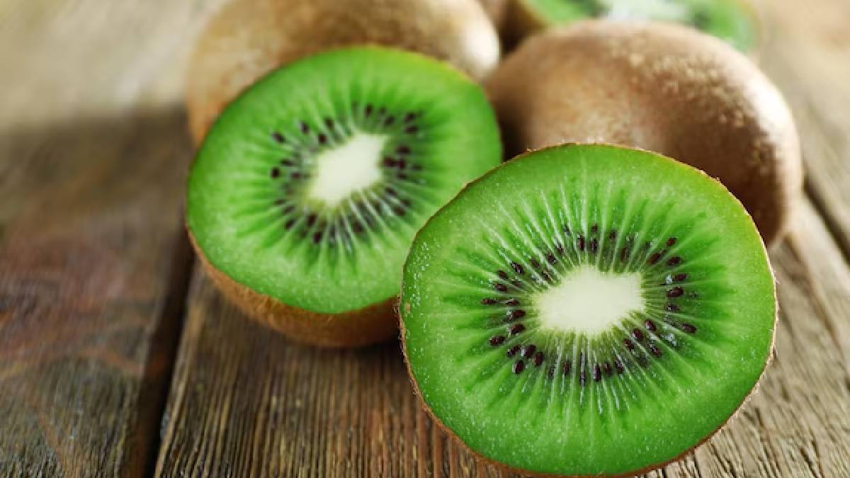 Kiwi Fruit Benefits in Tamil: காலை நேரத்தில் கிவி பழங்களை சாப்பிடுவதன் மூலம் கிடைக்கும் 7 ஆரோக்கிய நன்மைகள்