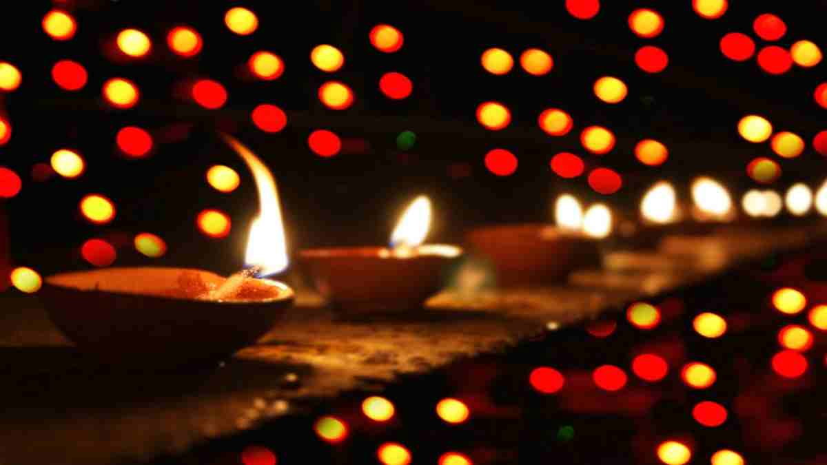 Karthigai Deepam 2025: திருக்கார்த்திகை நாளான இன்று வீட்டில் எத்தனை விளக்குகள் ஏற்ற வேண்டும் தெரியுமா?