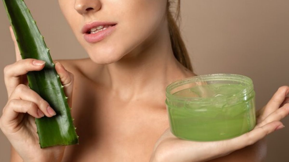 Aloe vera gel face mask