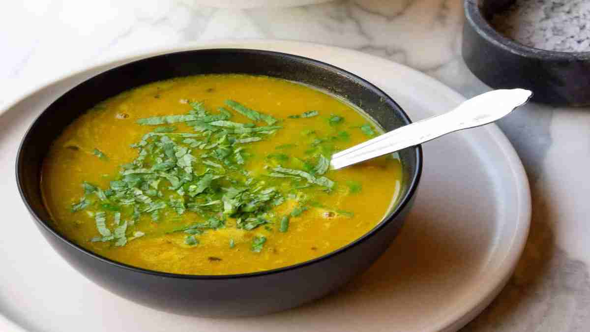 குளிர்காலத்தில் உடல் எடையைக் குறைக்கணுமா? பச்சைப் பயறு சூப் உதவுமாம்? முயற்சி செய்துப்பாருங்க!