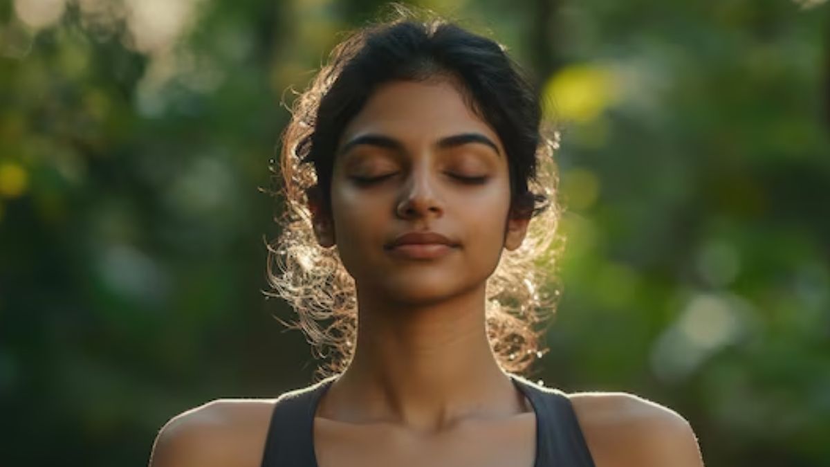 கன்னங்கள் மற்றும் கழுத்தில் உள்ள பிடிவாதமான கொழுப்பைக் குறைக்க முக யோகா போஸ்கள்