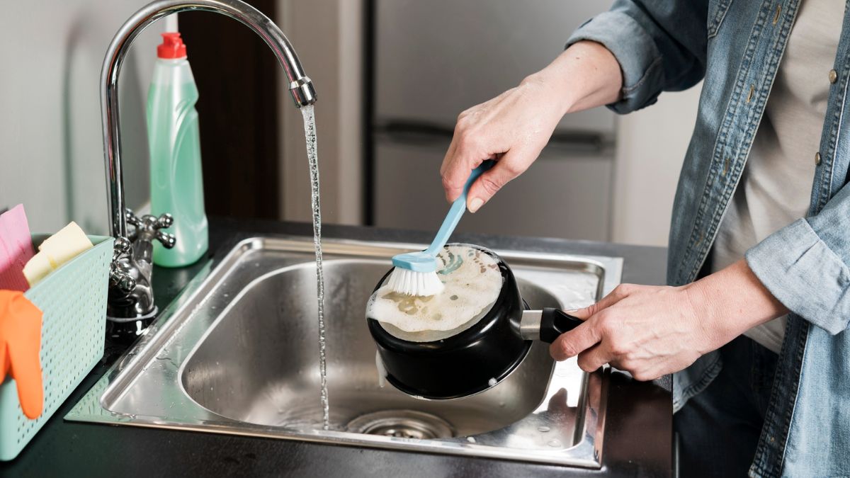 Winter Dishwashing Tips: குளிர்லாலத்தில் பாத்திரங்களை எளிதாக கழுவ இந்த குறிப்புகளை பயன்படுத்துங்கள்
