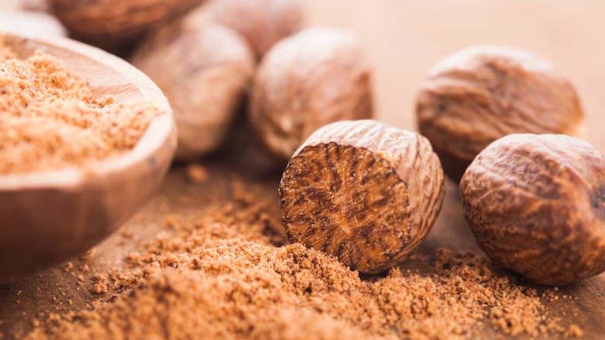 Nutmeg Benefits: குளிர்காலத்தில் ஜாதிக்காய் சாப்பிடுவதால் உடலுக்கு பல அற்புத நன்மைகளை பெறலாம்