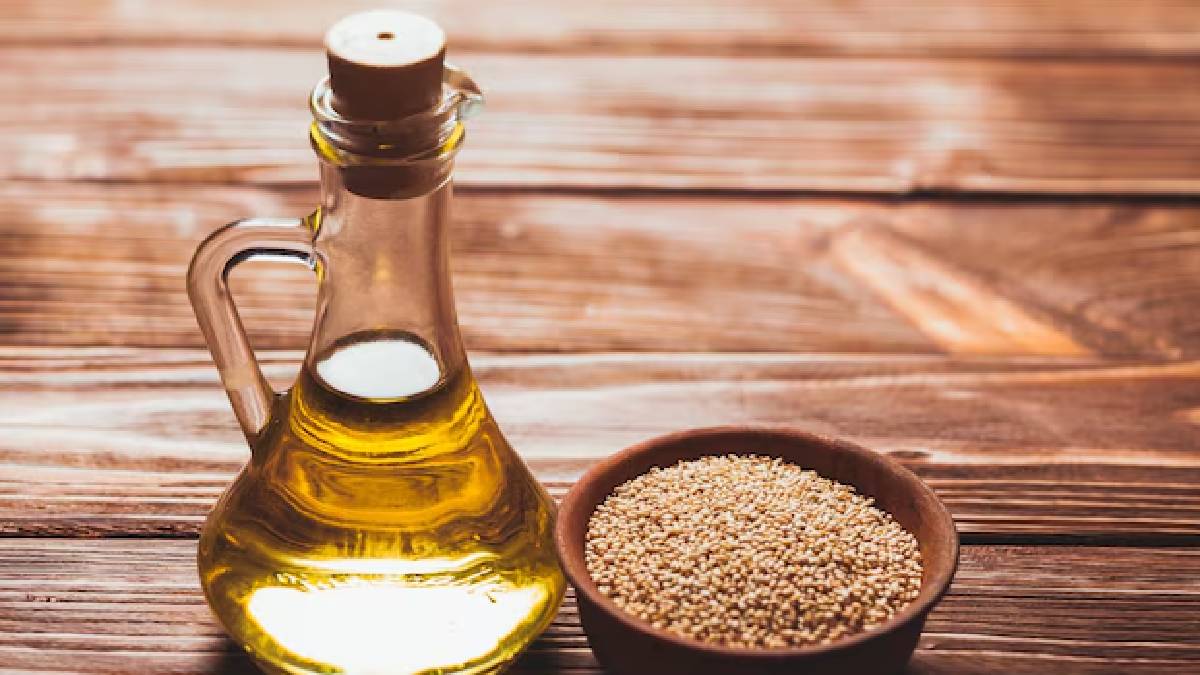 Sesame Oil for Hair: குளிர்காலத்தில் தலை முடி உதிர்வை கட்டுப்படுத்த உதவும் நல்லெண்ணெய்; எப்படி பயன்படுத்த வேண்டுமென தெரியுமா?