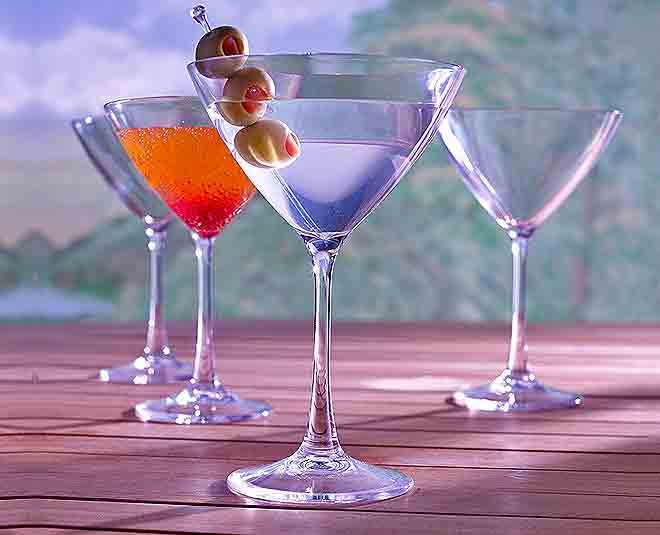 Martini glass martini glass according to drink
