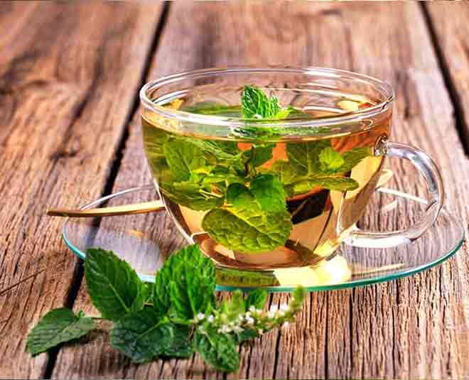 Uneasy महसूस कर रही हैं तो कौन सी चाय पिएं? peppermint tea flavour mood