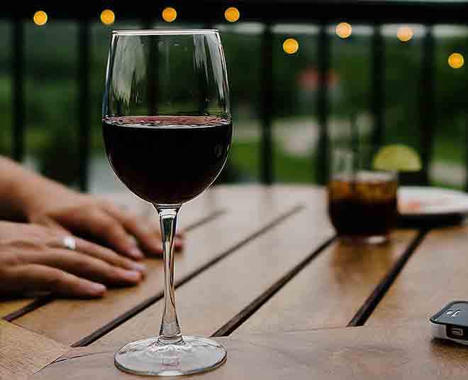 Wine glass wine glass according to drink
