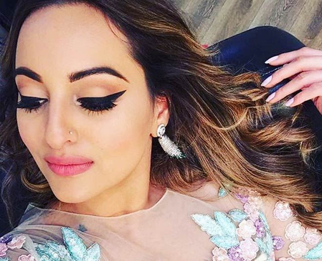 Broad विंगड eye लाइनर में सोनाक्षी Sonakshi beauty evolution inside