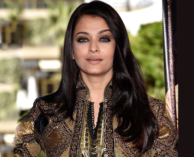 चिकने और लंबे-खुले बालों का सुंदर combination bollywood actresses hairstyle inside