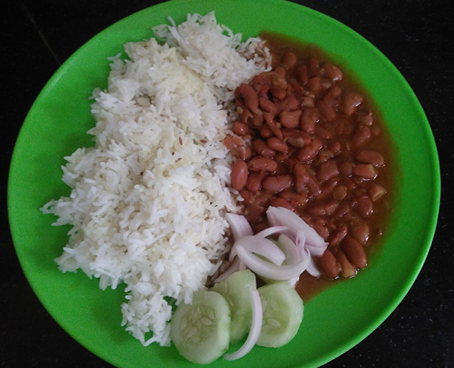 सोमवार- राजमा चावल food according to day inside