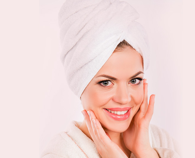 रैशेज हटाए और ग्लोइंग स्किन पाएं tamarind SKIN BENEFIT inside