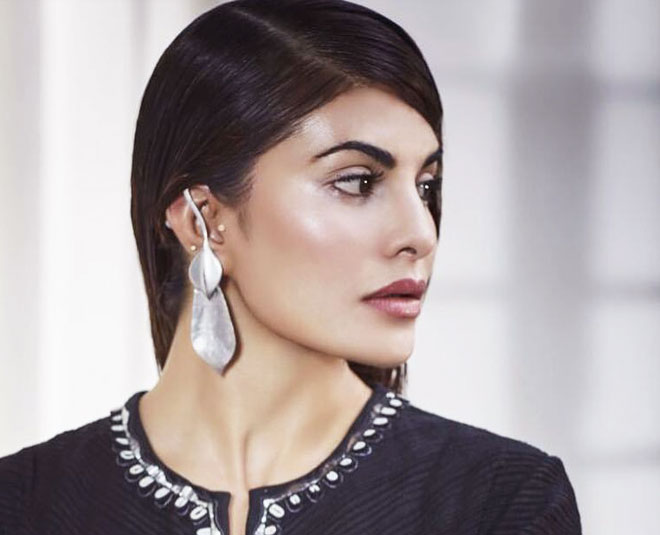 Jacqueline Fernandez का सोबर और elegant लुक jacqueline fernandez